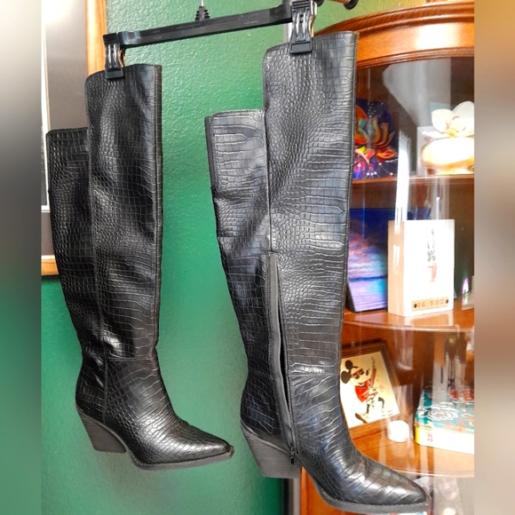 Zodiac black over the knee boots 7.5 Never Worn - Picture 1 of 6
